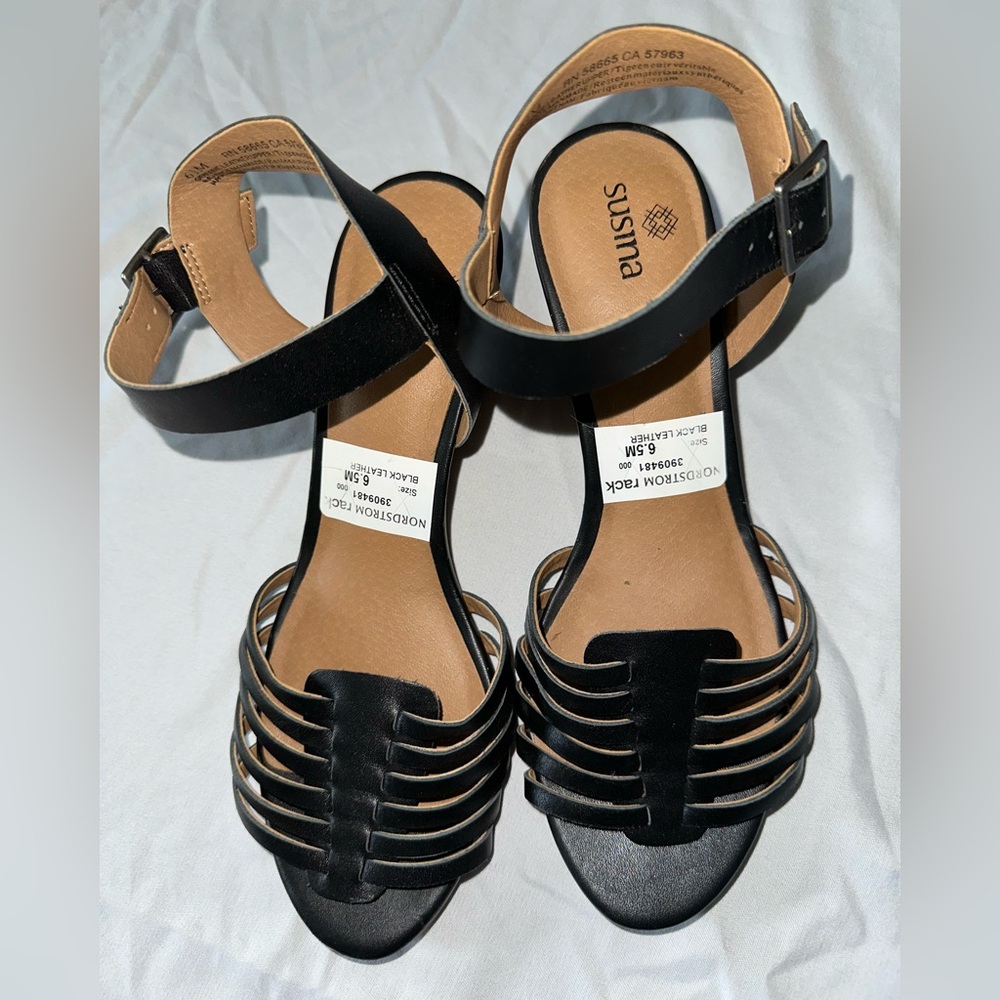 Susina Wedges from Nordstrom Rack. Size 6.5. EUC.